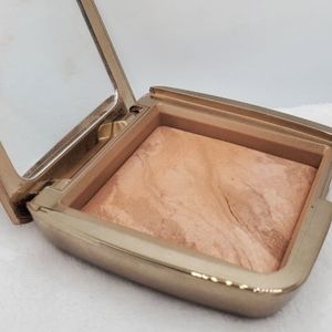 Hourglass Ambient Lighting Powder. Radiant Bronze Light